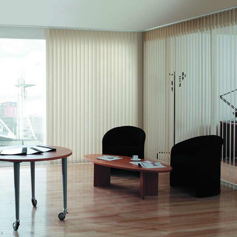 Химчистка жалюзи вертикальной и горизонтальной раздвижки, изготовленные из ткани - Эврика Клининг. Фото.